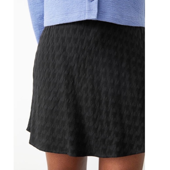 & Other Stories Houndstooth Textured Jacquard Flare Mini Skirt Black Size 4 - Picture 2 of 16